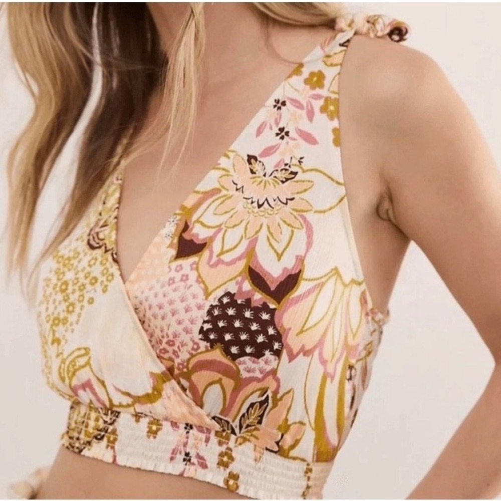 Intimately‎ Free People Weekend in Montauk Cami L Cream Floral Crop Top Hippie